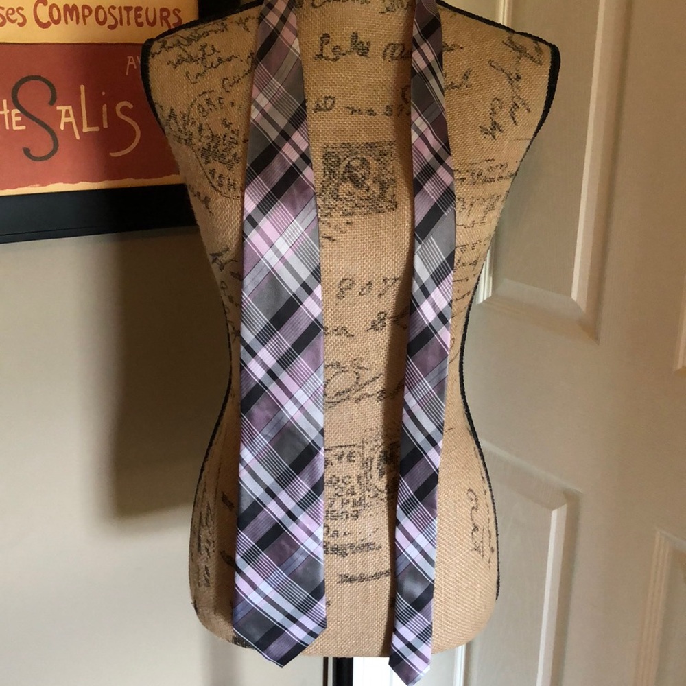 Perry Ellis tie